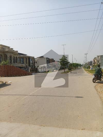 پیراگون سٹی ۔ آرچرڈ بلاک پیراگون سٹی,لاہور میں 10 مرلہ رہائشی پلاٹ 1.9 کروڑ میں برائے فروخت۔ پیراگون سٹی ۔ آرچرڈ بلاک پیراگون سٹی,لاہور میں 10 مرلہ رہائشی پلاٹ 1.9 کروڑ میں برائے فروخت۔