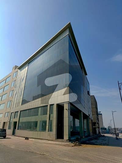 16 MARLA CORNER BRAND NEW FLOOR FOR RENT IN DHA PHASE 8