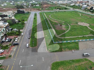 50 X 90 Sun Facing Clear Land Plot For Sale In G-14/3
