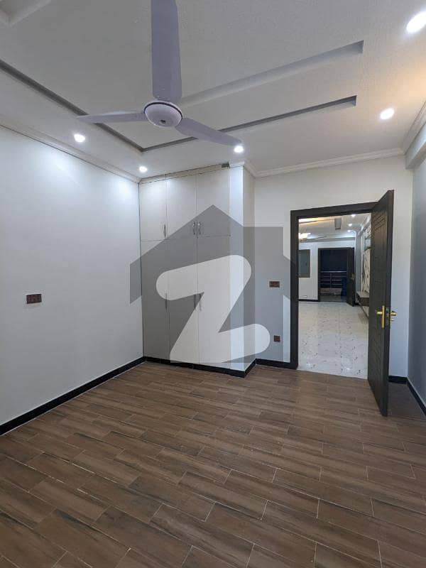 1600 Square Feet Flat for rent in E-11 1600 Square Feet Flat for rent in E-11