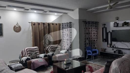 یو ای ٹی ہاؤسنگ سوسائٹی لاہور میں 3 کمروں کا 1 کنال مکان 3.99 کروڑ میں برائے فروخت۔