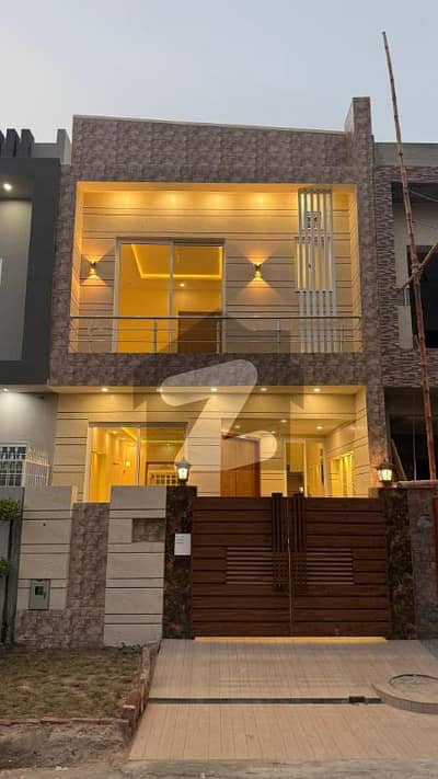 3 MARLA BRAND NEW BEAUTIFUL HOUSE FOR SALE NEAR TO PARK AND MARKET IN AL KABIR TOWN LAHORE