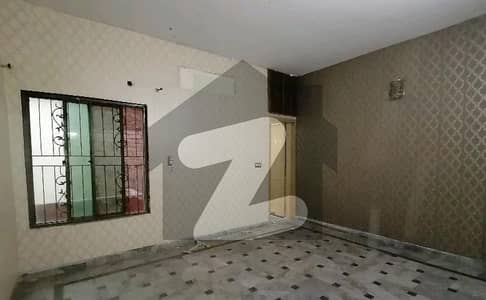 Upper Portion Sized 7 Marla Is Available For Rent In Allama Iqbal Town - Satluj Block