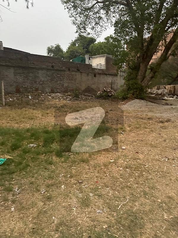 8 Marla Commercial Plot For Sale in Main Cantt 8 Marla Commercial Plot For Sale in Main Cantt