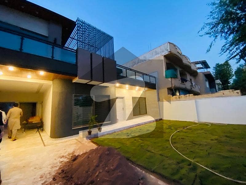 House For Rent In F6 On prime Location House For Rent In F6 On prime Location
