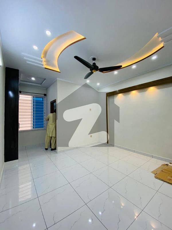 2 BED FLAT FOR SALE ON BEST PRICE