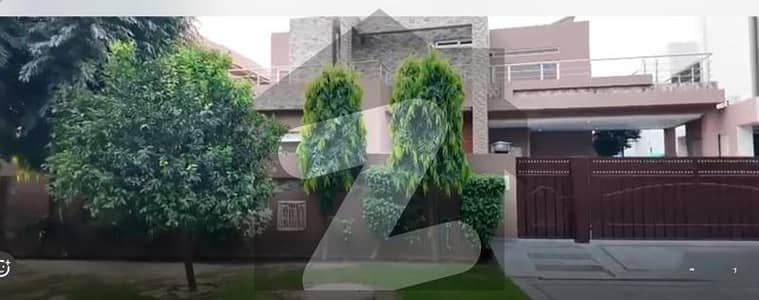 One Kanal Full Basement With Swimming Pool Designer Owner Build Bungalow For Sale At Prime Location Of DHA Lahore Near To Park Masjid & Commercial Market.