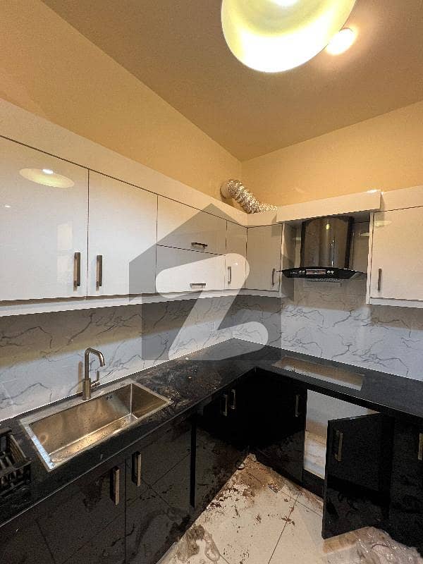 Spacious Apartment in Jinnah Avenue