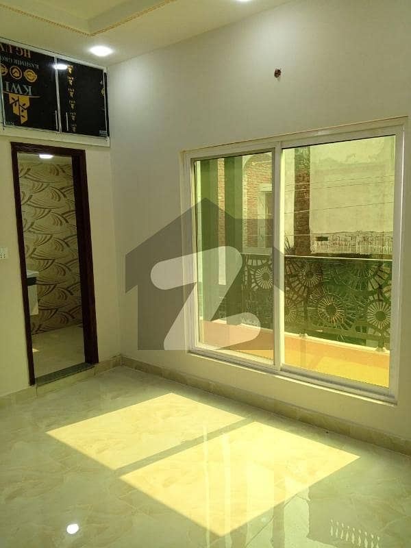 کیولری گراؤنڈ لاہور میں 3 کمروں کا 5 مرلہ مکان 85.0 ہزار میں کرایہ پر دستیاب ہے۔ کیولری گراؤنڈ لاہور میں 3 کمروں کا 5 مرلہ مکان 85.0 ہزار میں کرایہ پر دستیاب ہے۔