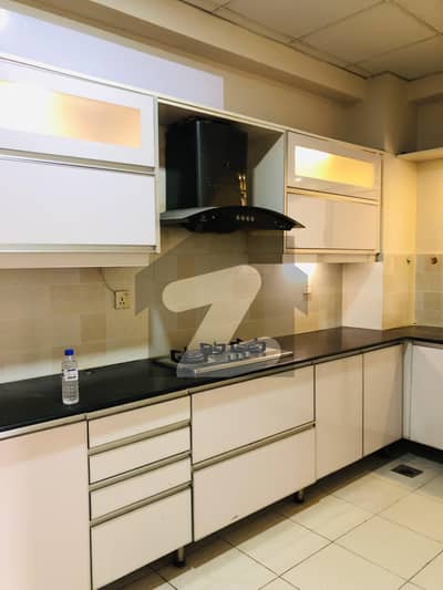 Front Facing 3 Bed Apartment is Available For Rent Front Facing 3 Bed Apartment is Available For Rent