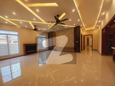 بحریہ ٹاؤن فیز 7 بحریہ ٹاؤن راولپنڈی,راولپنڈی میں 5 کمروں کا 1 کنال مکان 1.8 لاکھ میں کرایہ پر دستیاب ہے۔ بحریہ ٹاؤن فیز 7 بحریہ ٹاؤن راولپنڈی,راولپنڈی میں 5 کمروں کا 1 کنال مکان 1.8 لاکھ میں کرایہ پر دستیاب ہے۔