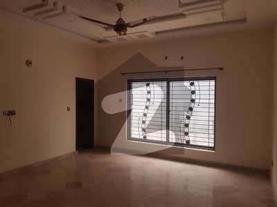 گلشنِ لاہور لاہور میں 6 کمروں کا 7 مرلہ مکان 1.35 لاکھ میں کرایہ پر دستیاب ہے۔ گلشنِ لاہور لاہور میں 6 کمروں کا 7 مرلہ مکان 1.35 لاکھ میں کرایہ پر دستیاب ہے۔