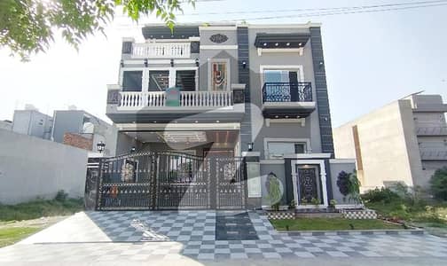 ایل ڈی اے ایوینیو ۔ بلاک ایم ایل ڈی اے ایوینیو,لاہور میں 6 کمروں کا 10 مرلہ مکان 3.55 کروڑ میں برائے فروخت۔