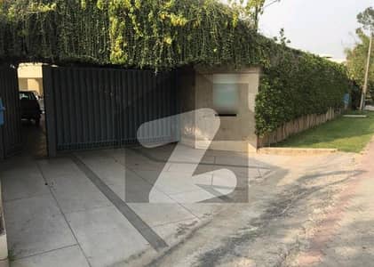 کینال ویو لاہور میں 7 کمروں کا 2 کنال مکان 12.0 کروڑ میں برائے فروخت۔
