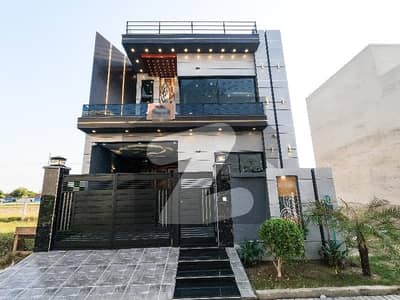 A Perfect Prime Location House Awaits You In Central Park - Block A1 Lahore