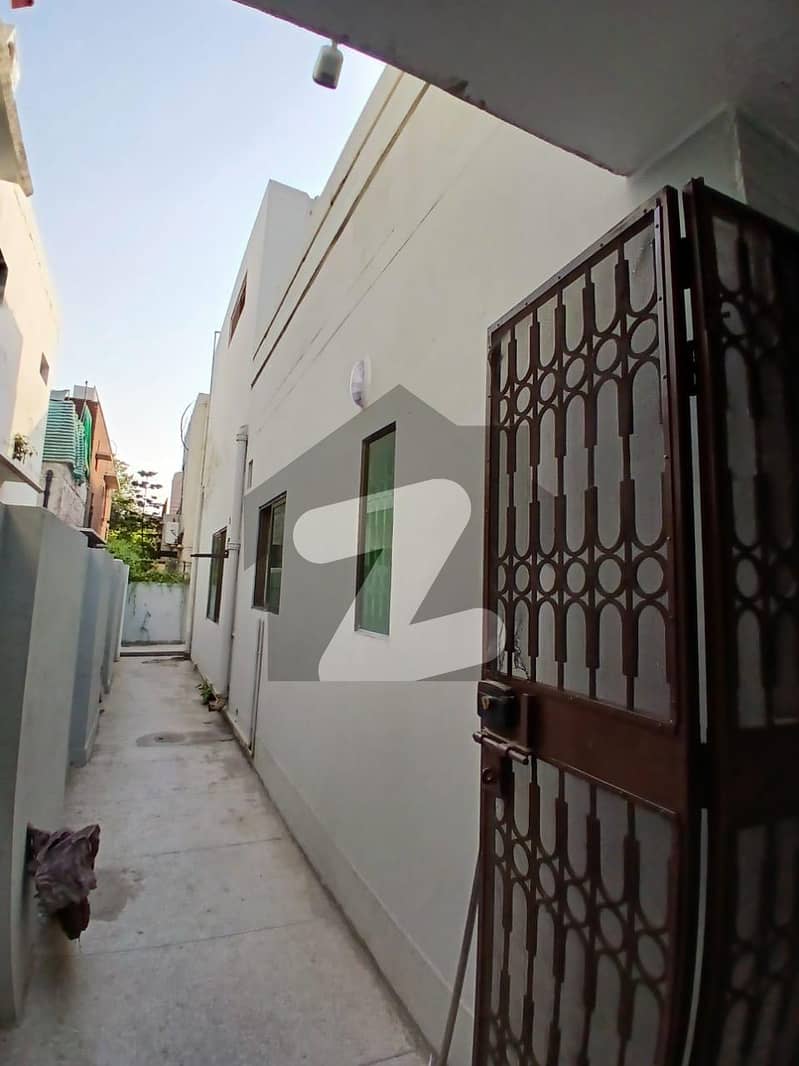 1 Kanal House Available For Rent 1 Kanal House Available For Rent