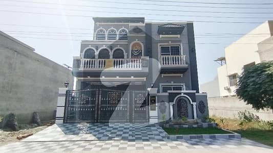 ایل ڈی اے ایوینیو لاہور میں 6 کمروں کا 10 مرلہ مکان 3.8 کروڑ میں برائے فروخت۔