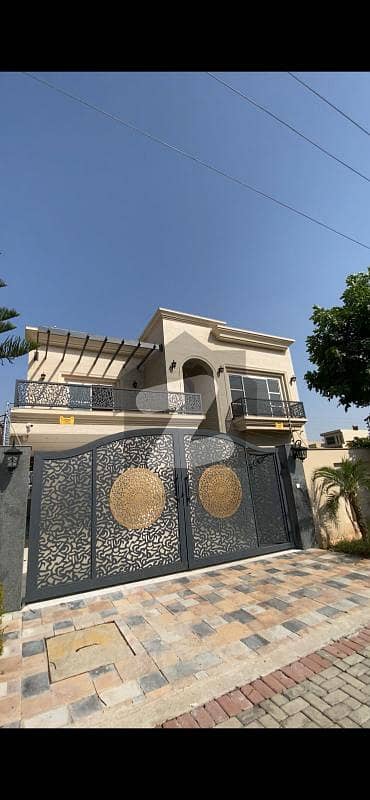 BRAND NEW LUXURY HOUSE