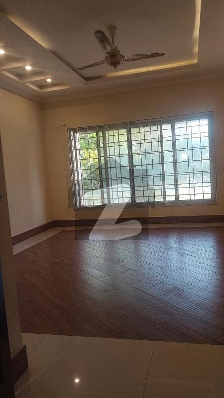 Lower Ground Portion Available For Rent In G-11 Lower Ground Portion Available For Rent In G-11