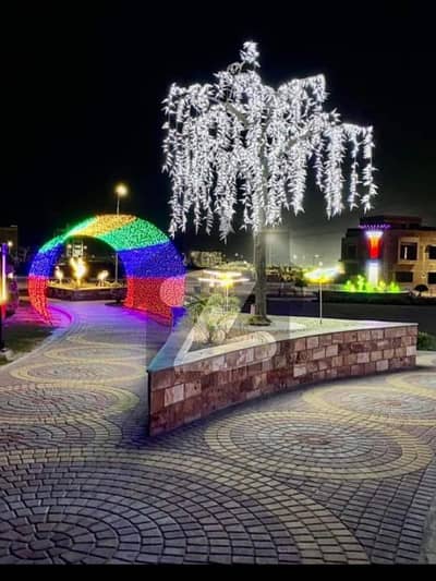 فیصل ٹاؤن - ایف ۔ 18 اسلام آباد میں 10 مرلہ رہائشی پلاٹ 2.7 کروڑ میں برائے فروخت۔