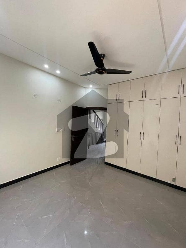 ڈی ۔ 12 اسلام آباد میں 4 کمروں کا 4 مرلہ مکان 1.25 لاکھ میں کرایہ پر دستیاب ہے۔