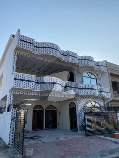 10 Marla House For Sale In University Town Islamabad