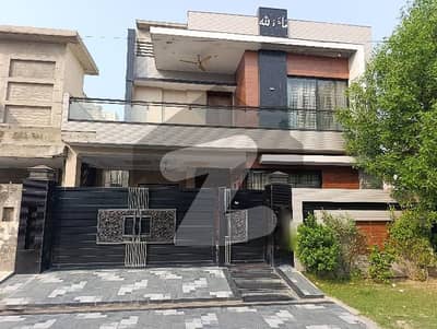 10 Marla Beautiful House In Eden City