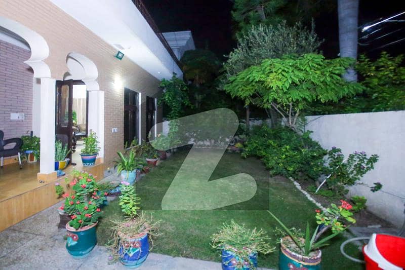 ڈی ایچ اے فیز 3 ڈیفنس (ڈی ایچ اے),لاہور میں 3 کمروں کا 1 کنال زیریں پورشن 2.1 لاکھ میں کرایہ پر دستیاب ہے۔ ڈی ایچ اے فیز 3 ڈیفنس (ڈی ایچ اے),لاہور میں 3 کمروں کا 1 کنال زیریں پورشن 2.1 لاکھ میں کرایہ پر دستیاب ہے۔