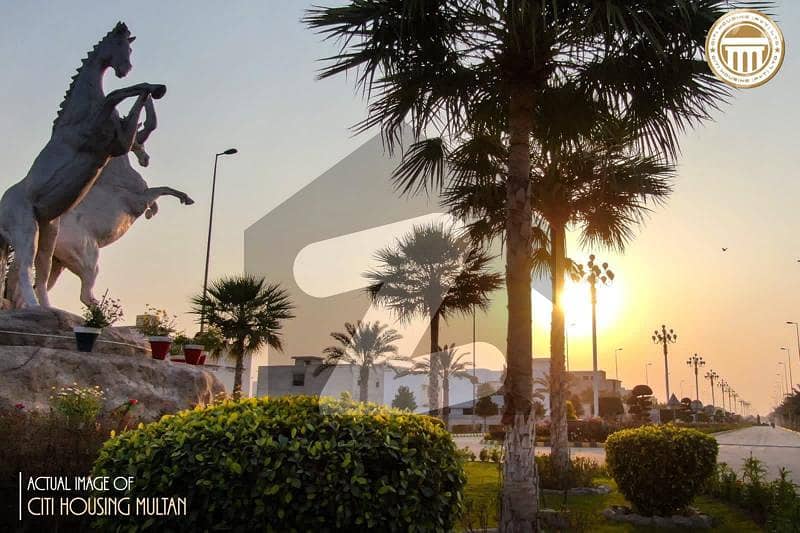 5 MARLA THEME PARK FACING COMMERCIAL PLOT