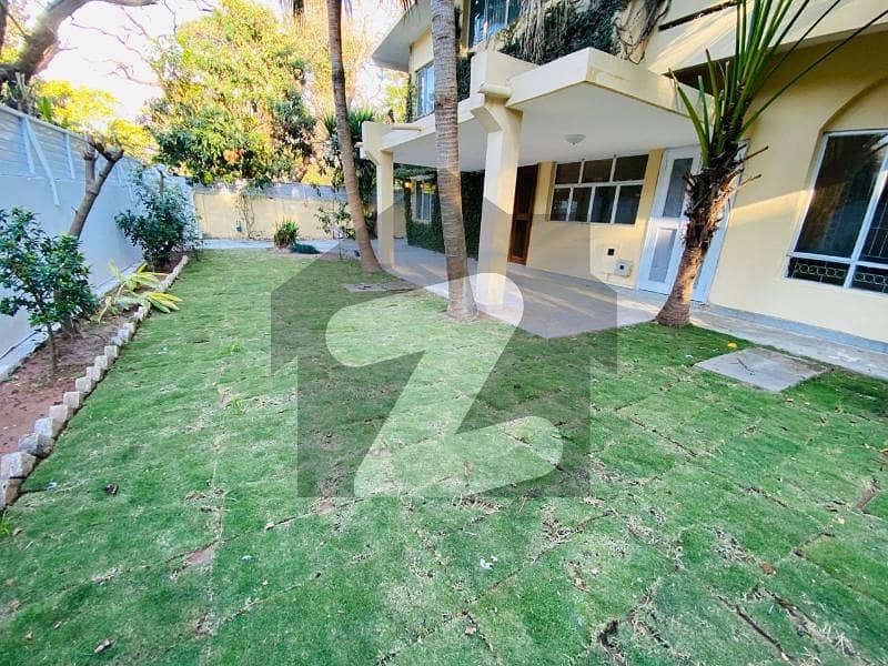 E-7 Compact House Available For Rent. E-7 Compact House Available For Rent.