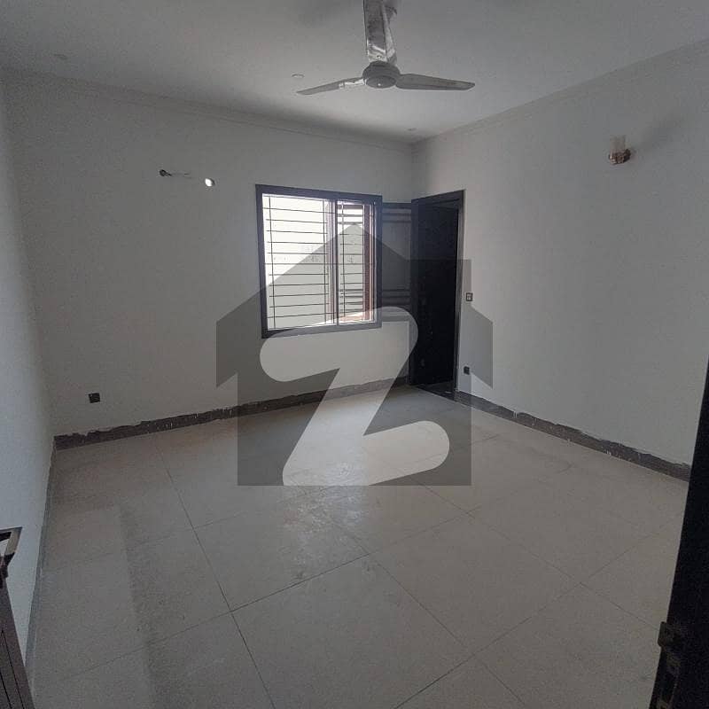 4 BED WITH BASEMENT LIKE NEW 4 BED WITH BASEMENT LIKE NEW