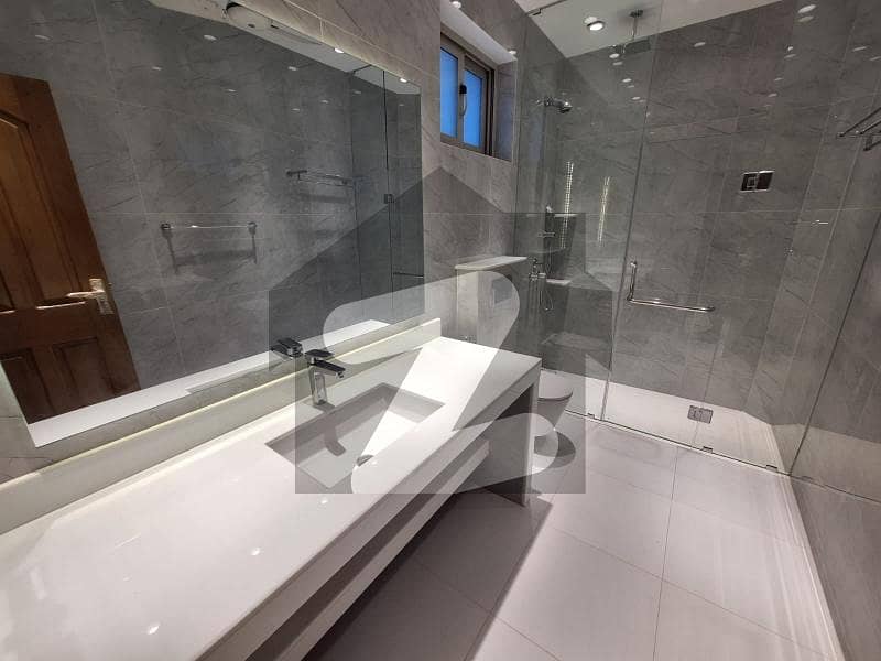 ایف ۔ 7 اسلام آباد میں 7 کمروں کا 1 کنال مکان 15.5 لاکھ میں کرایہ پر دستیاب ہے۔