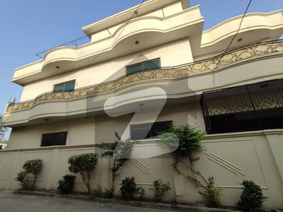 نیو لالہ زار راولپنڈی میں 4 کمروں کا 12 مرلہ مکان 4.5 کروڑ میں برائے فروخت۔