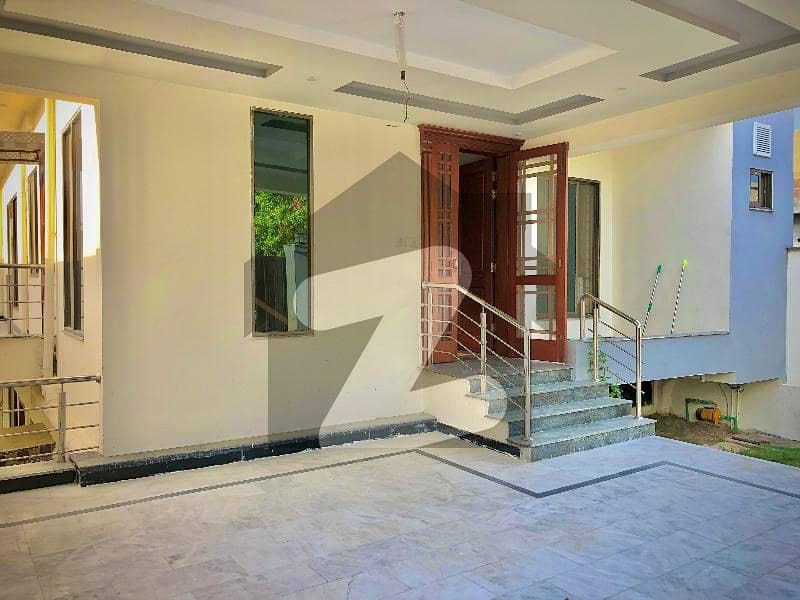 Specious House For Rent in Top City-1 Islamabad Specious House For Rent in Top City-1 Islamabad