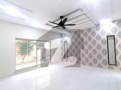 Investors Should sale This Prime Location House Located Ideally In Valencia Housing Society