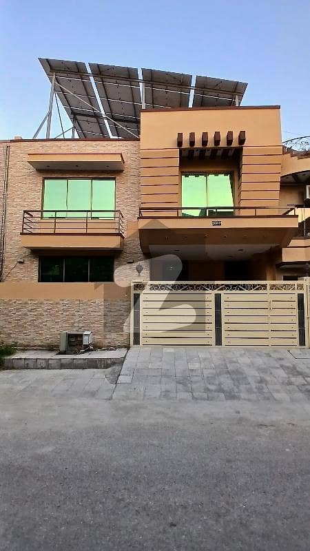 10 Marla Triple Storey House For Sale In E-11 10 Marla Triple Storey House For Sale In E-11