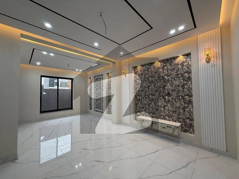 10 MARLA HOUSE AVAILABLE FOR RENT 10 MARLA HOUSE AVAILABLE FOR RENT