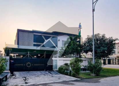 22.5 Marla Corner House Bungalow Near Dolman Mall Ring Road Walking Distance From Park Restaurant Bank Etc