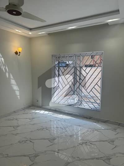 A Spacious 40X80 Triple Storey Corner House Availabe For Sale Near Kachnar Park
