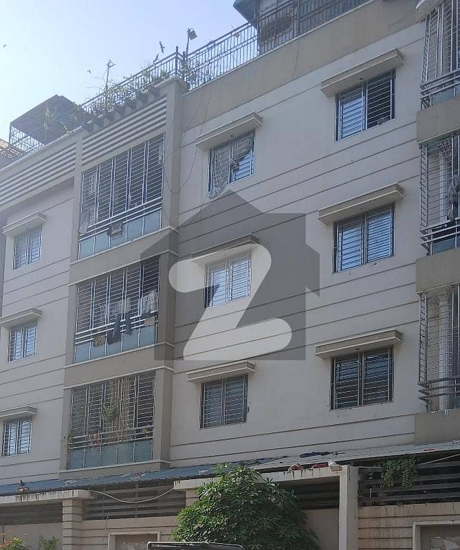 FLAT FOR SELL 4 BED DD WITH ROOF FLAT FOR SELL 4 BED DD WITH ROOF