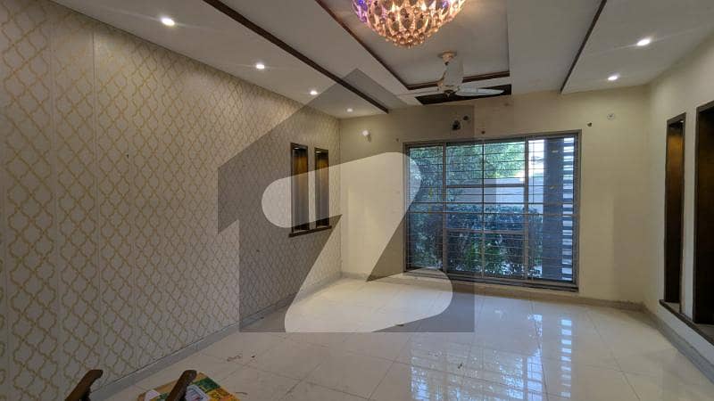 15 Marla beautiful house for sale