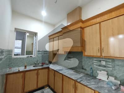 حیات آباد فیز 4 حیات آباد,پشاور میں 3 کمروں کا 5 مرلہ بالائی پورشن 50.0 ہزار میں کرایہ پر دستیاب ہے۔