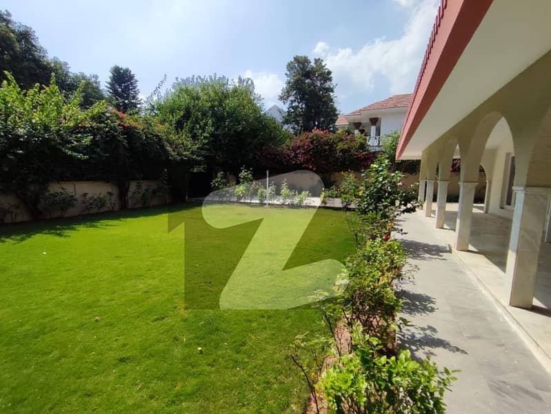 E-7 Luxury House 5 Bedroom Big Lawn For Rent E-7 Luxury House 5 Bedroom Big Lawn For Rent