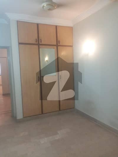 APARTMENT IS AVAILABLE FOR RENT 950 SQ. FT DHA PHASE 6