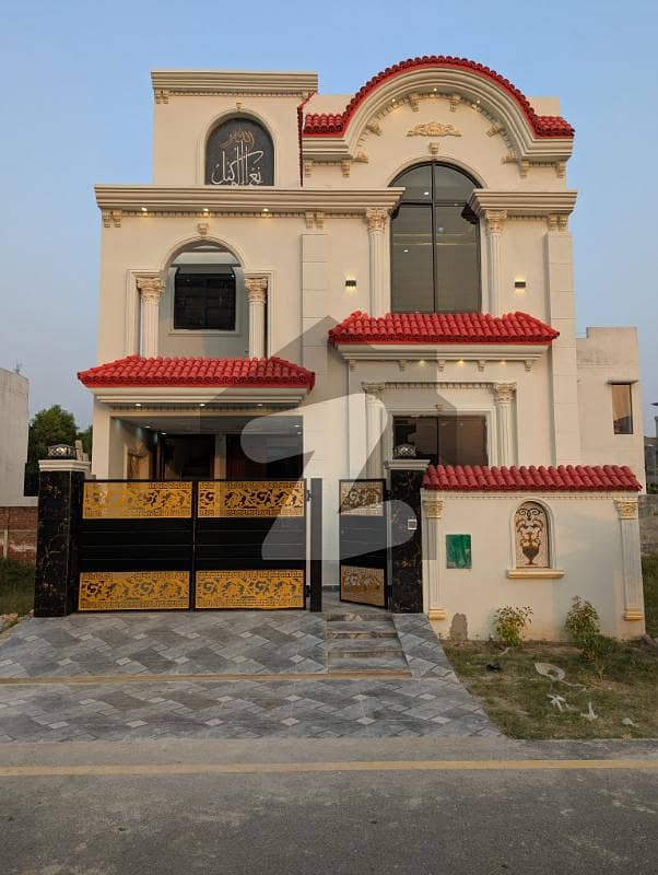 5 Marla Beautiful facing Park House for sale 5 Marla Beautiful facing Park House for sale