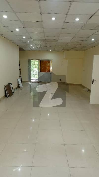 گلبرگ لاہور میں 10 کمروں کا 4 کنال مکان 25.0 لاکھ میں کرایہ پر دستیاب ہے۔ گلبرگ لاہور میں 10 کمروں کا 4 کنال مکان 25.0 لاکھ میں کرایہ پر دستیاب ہے۔