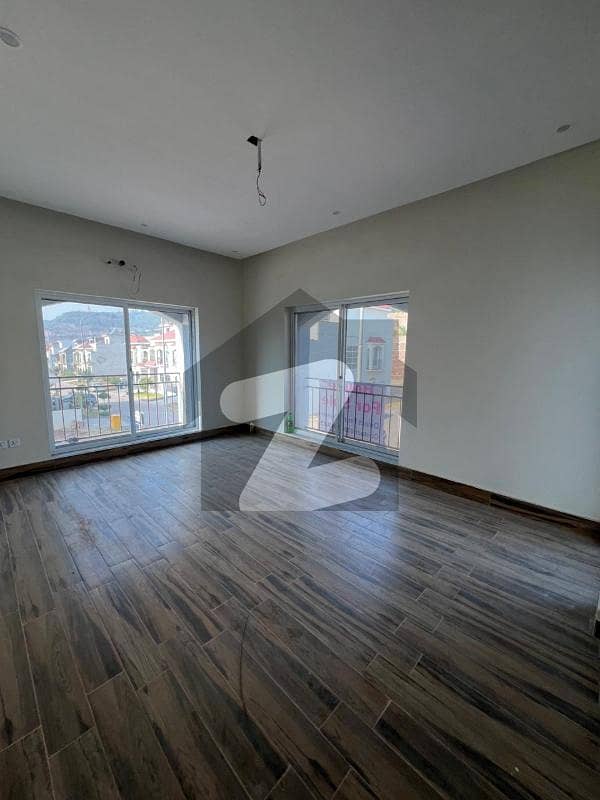 SINGLE STOREY 10 MARLA HOUSE FOR SALE SINGLE STOREY 10 MARLA HOUSE FOR SALE