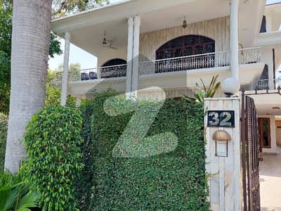 F-11/1 Size 666 Margalla Face Extra And