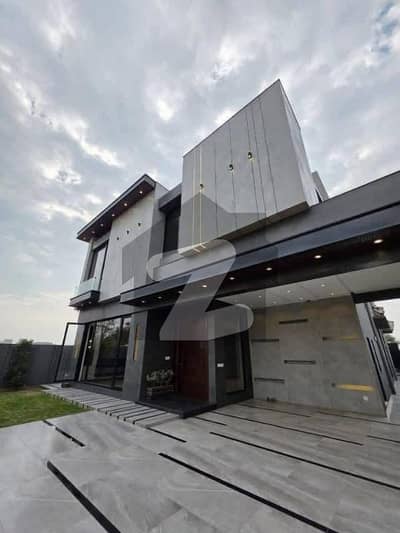 1kanal Fully luxury furnished bungalow