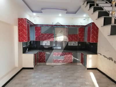 ایل ڈی اے ایوینیو لاہور میں 5 کمروں کا 10 مرلہ مکان 2.95 کروڑ میں برائے فروخت۔